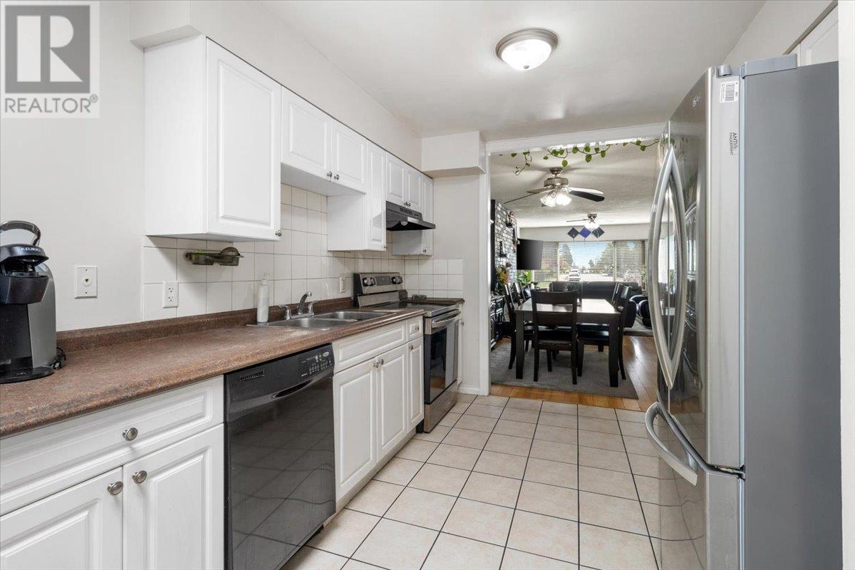 Photo 14 of 7575 10th Avenue, Burnaby BC