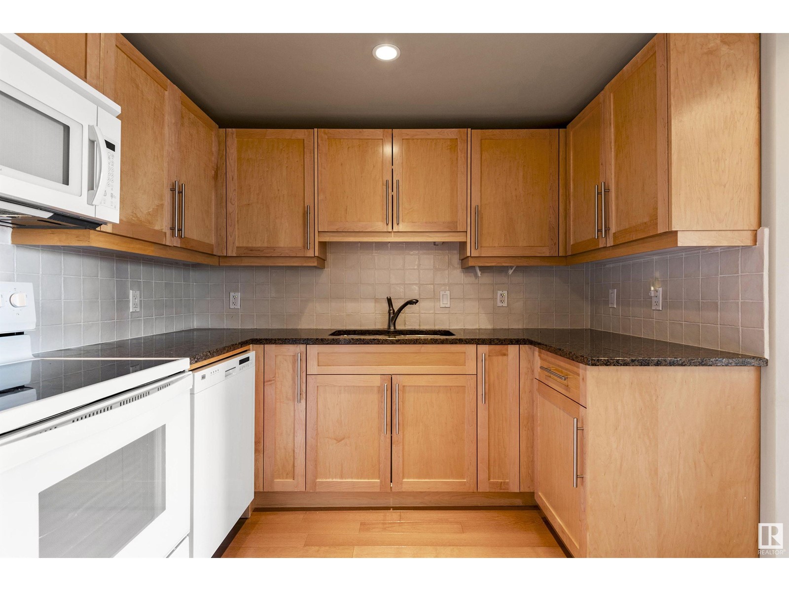 Photo 12 of 603 6608 28 Av Nw Nw, Edmonton AB