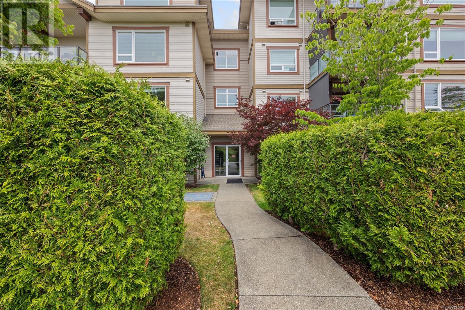 415 3666 Royal Vista Way, Courtenay real estate listing 992582
