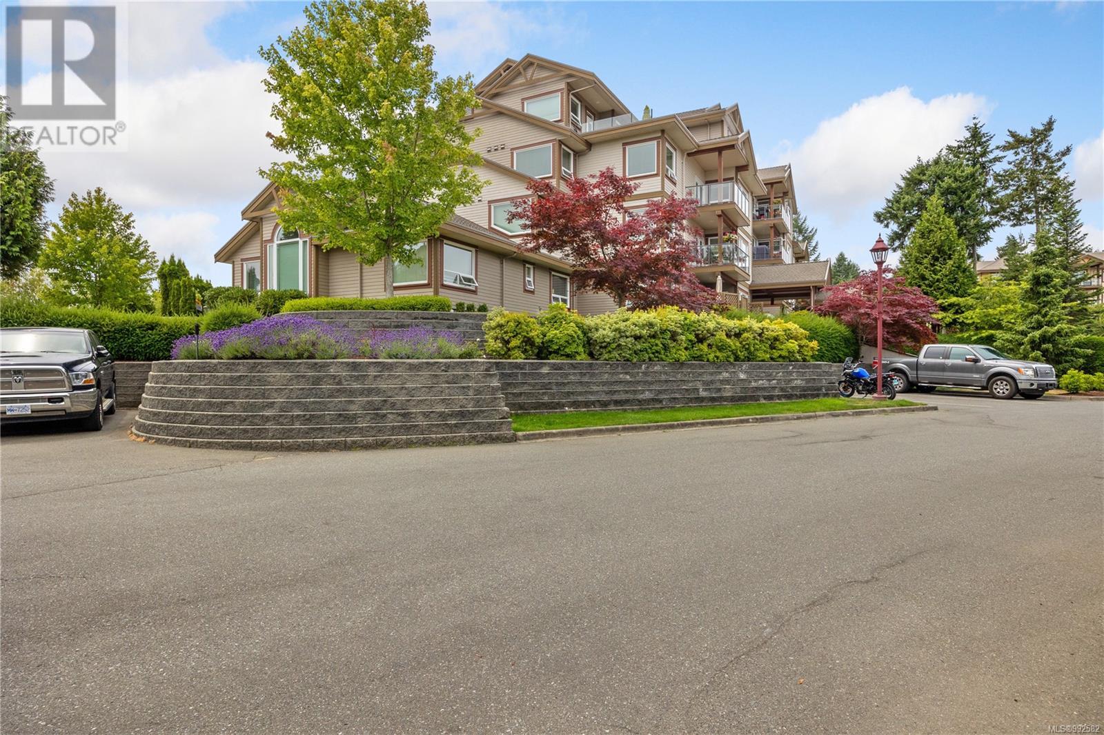 415 3666 Royal Vista Way, Courtenay real estate listing 992582