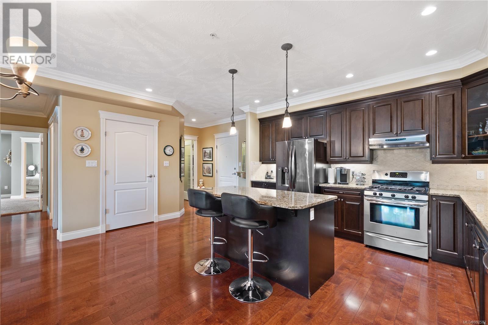 415 3666 Royal Vista Way, Courtenay real estate listing 992582