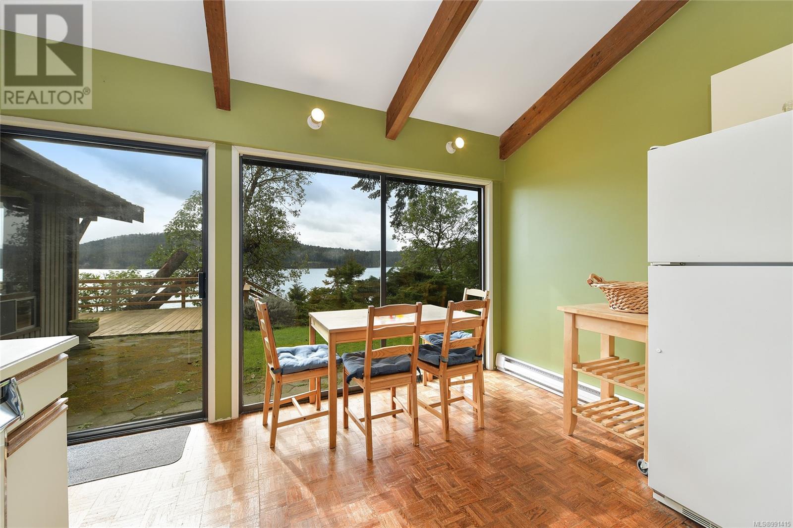  524 Bay Turnabout, Mayne Island