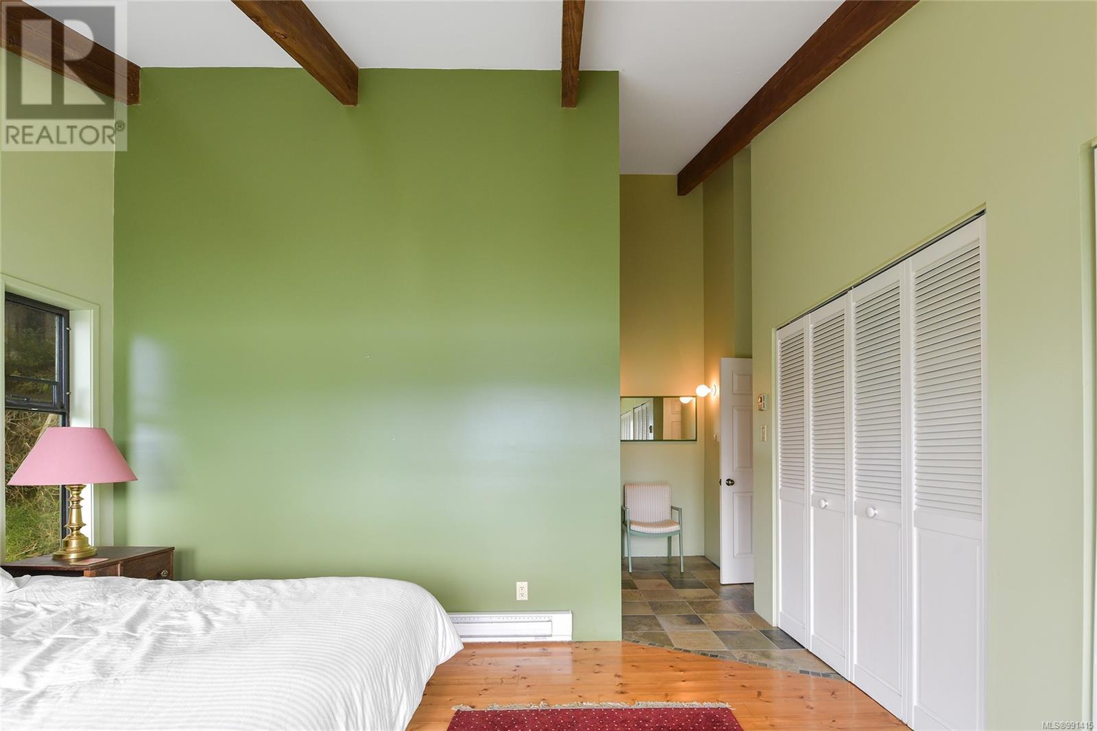  524 Bay Turnabout, Mayne Island