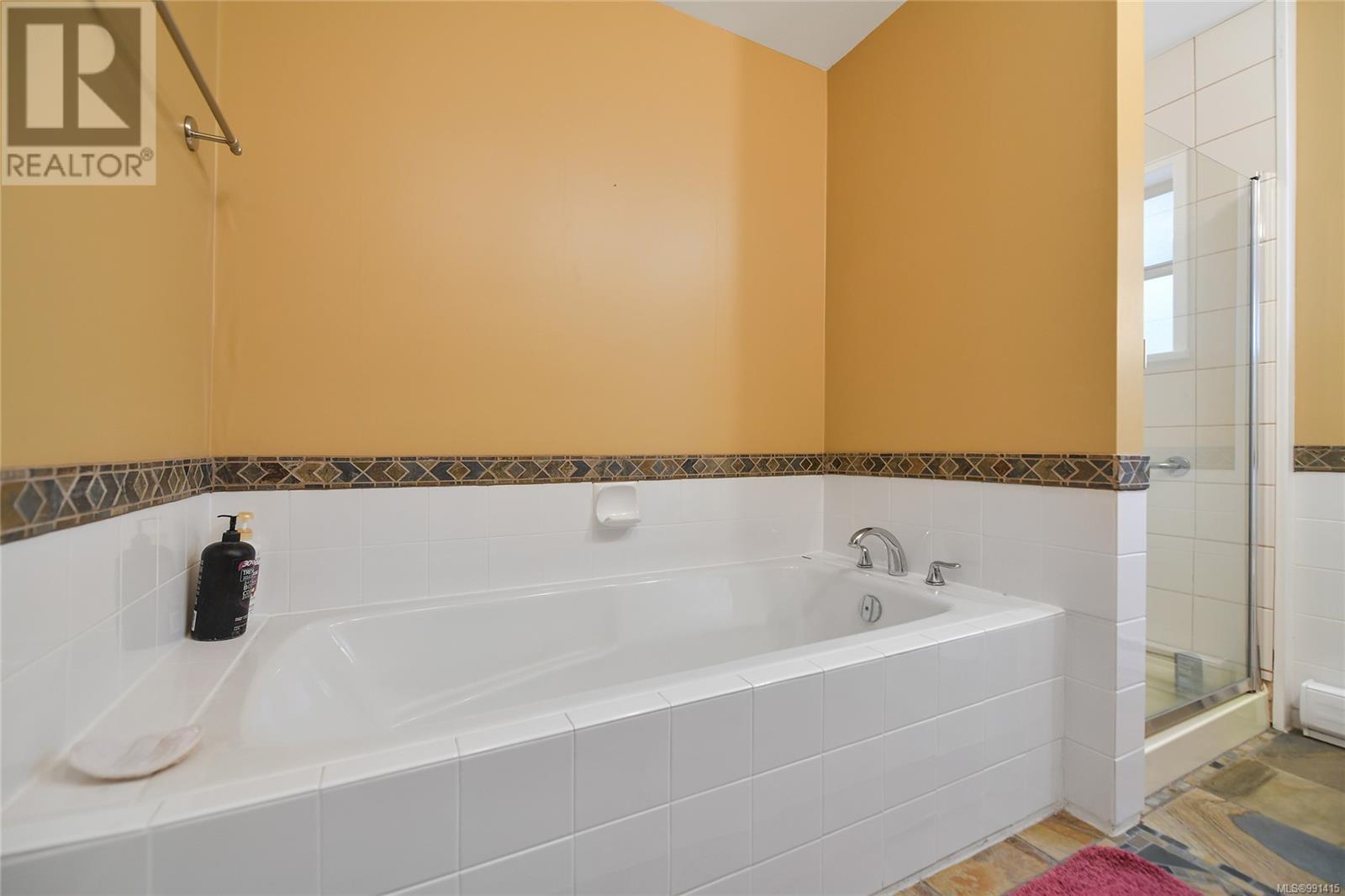  524 Bay Turnabout, Mayne Island