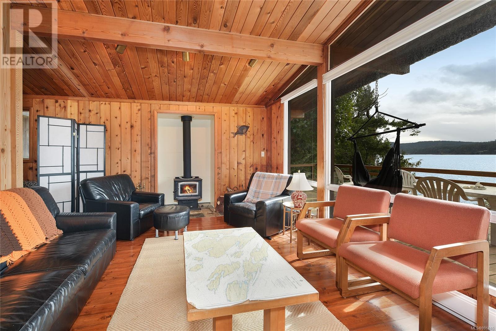  524 Bay Turnabout, Mayne Island