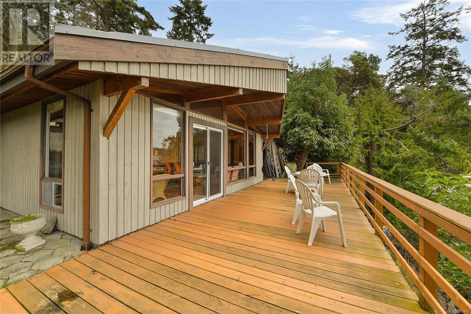  524 Bay Turnabout, Mayne Island