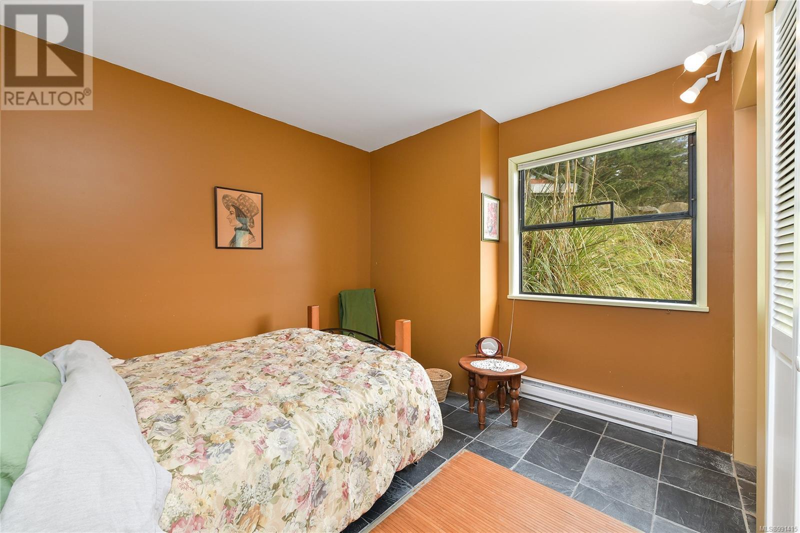  524 Bay Turnabout, Mayne Island