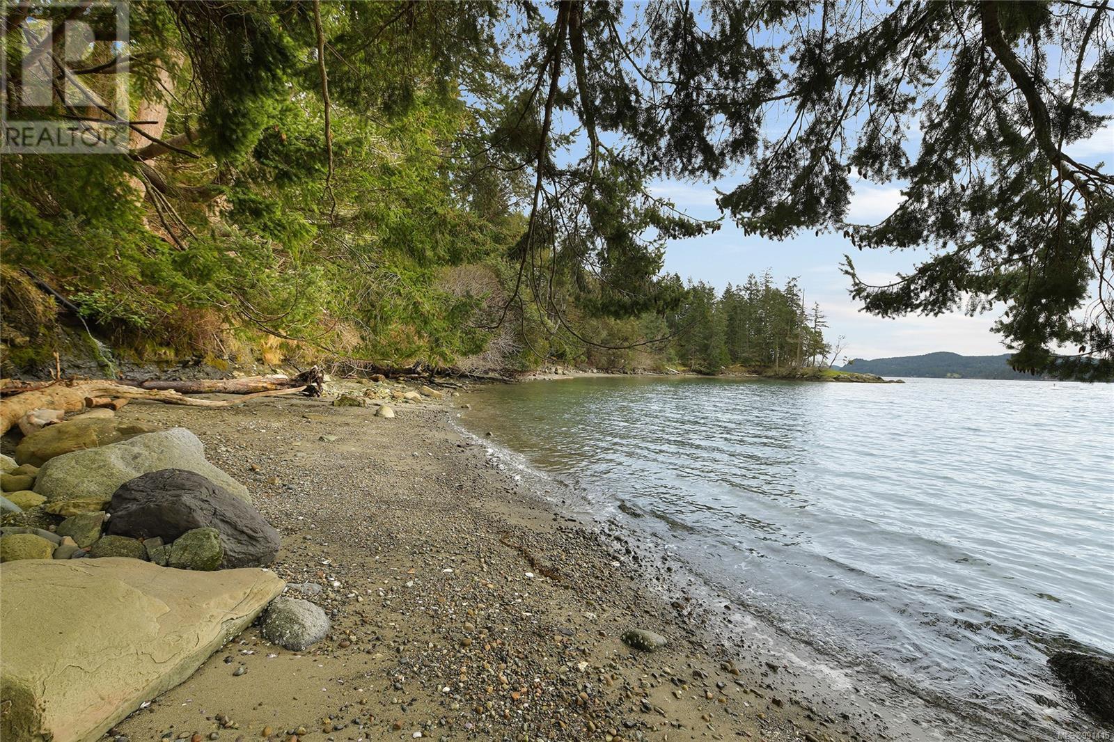  524 Bay Turnabout, Mayne Island