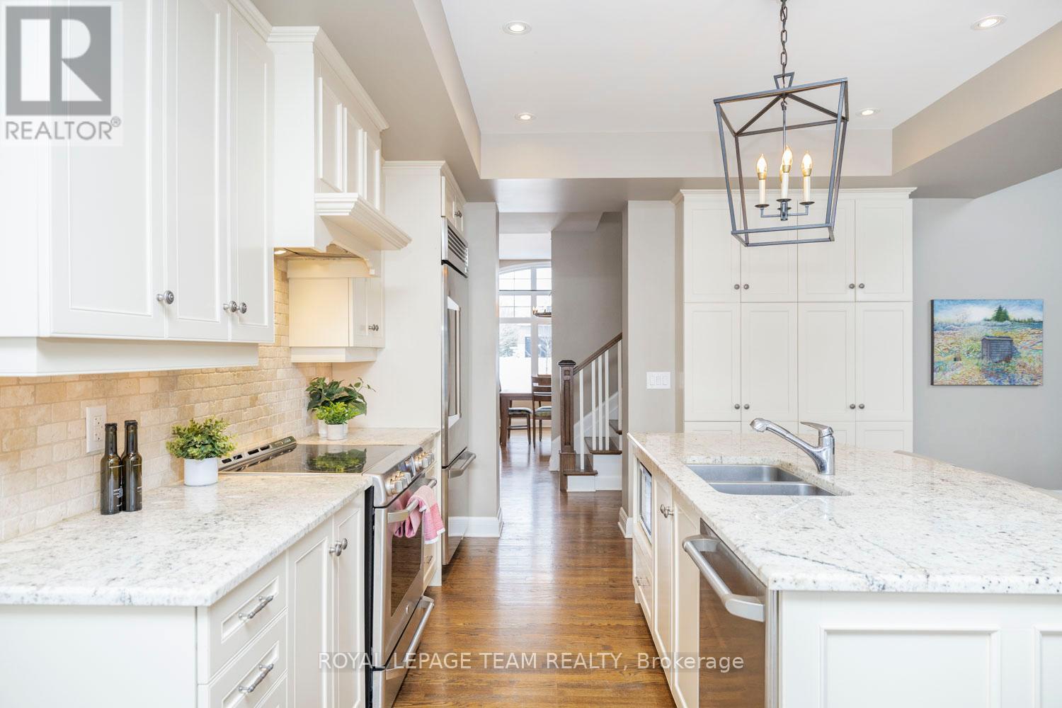Photo 5 of 213 Cabrelle Place, Ottawa ON