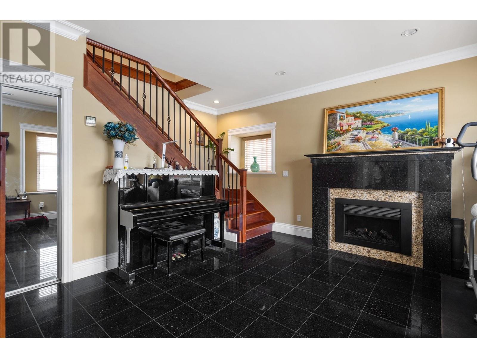 8111 GILBERT Road, Richmond