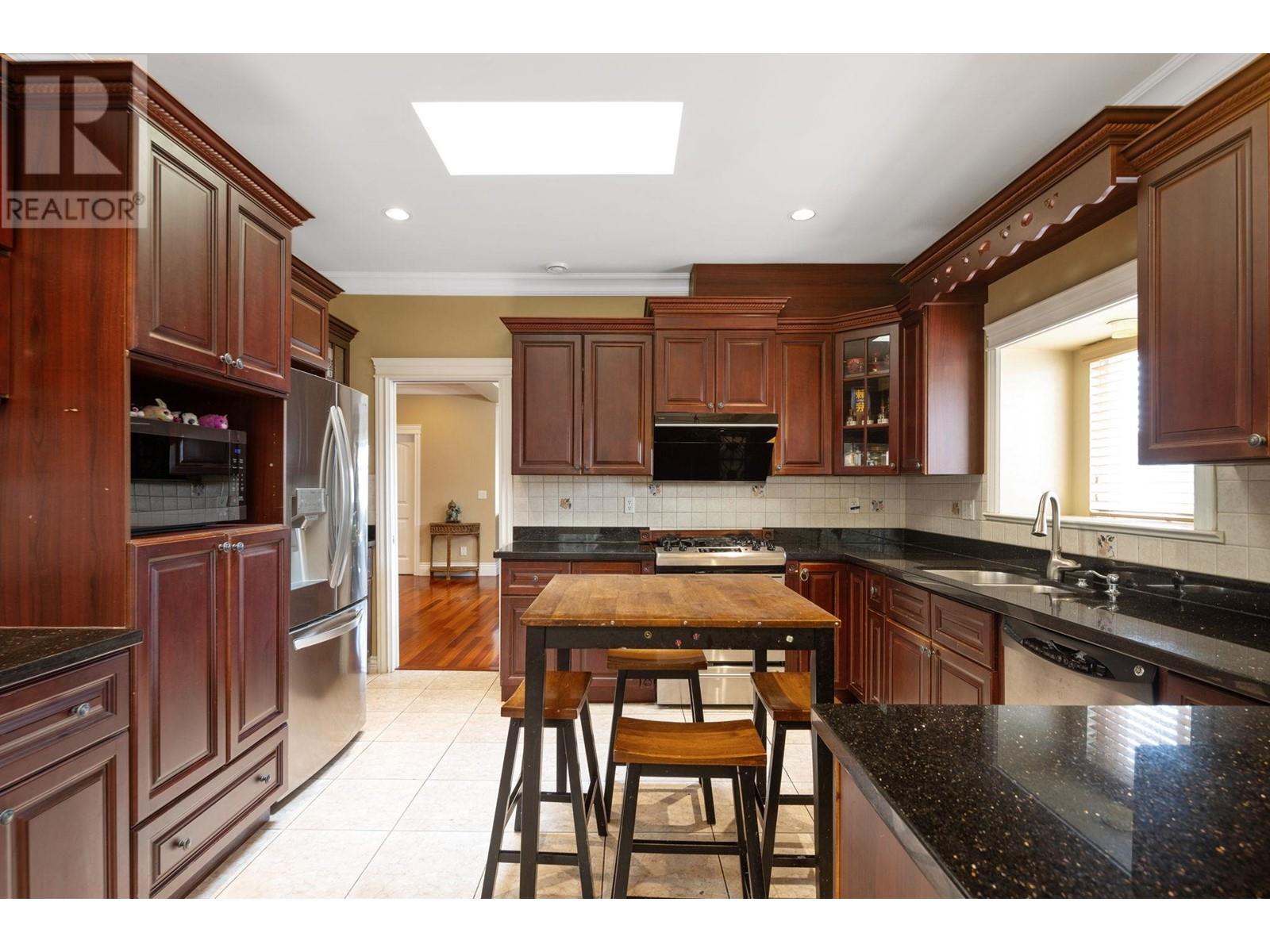 8111 GILBERT Road, Richmond
