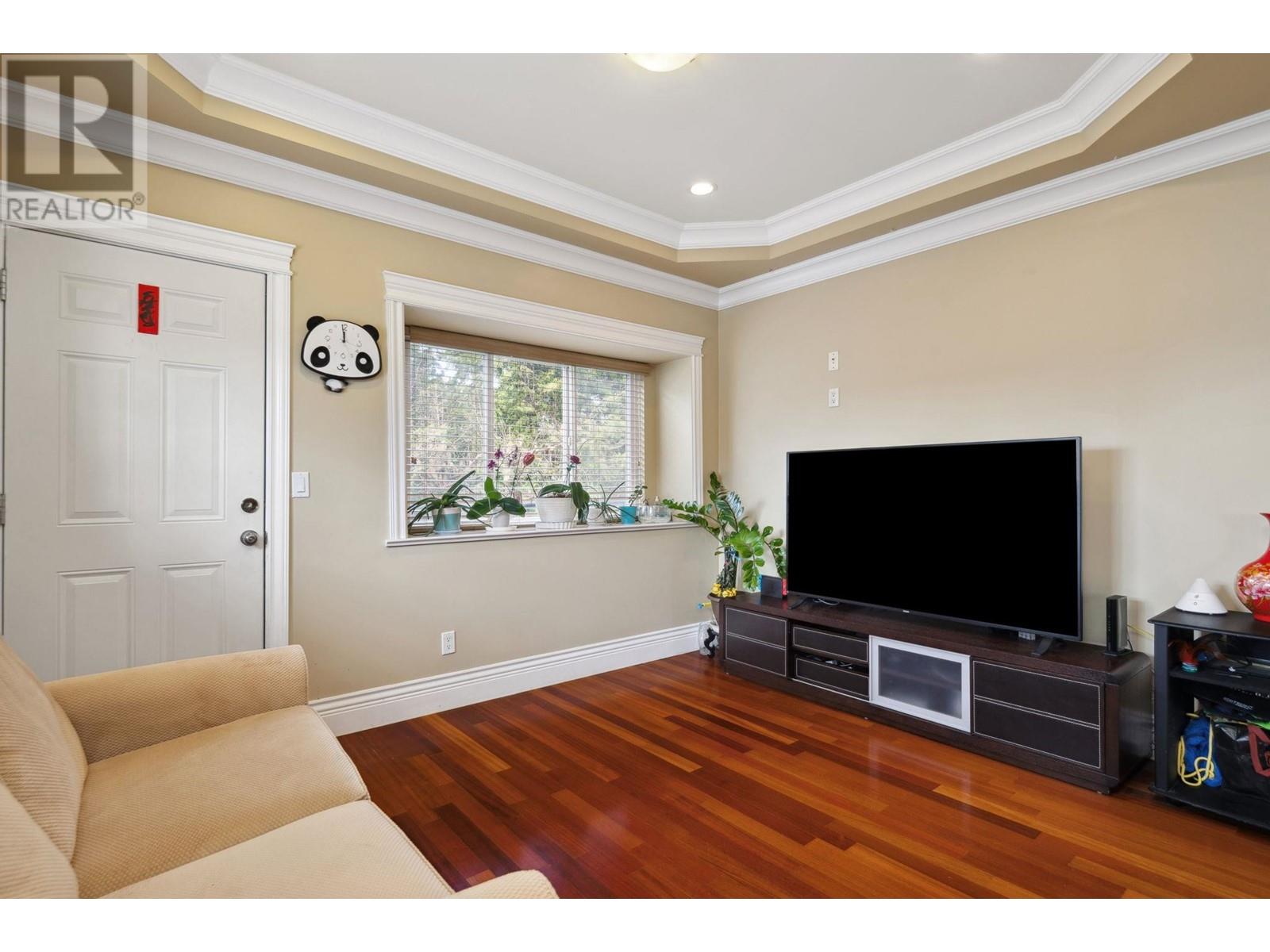 8111 GILBERT Road, Richmond