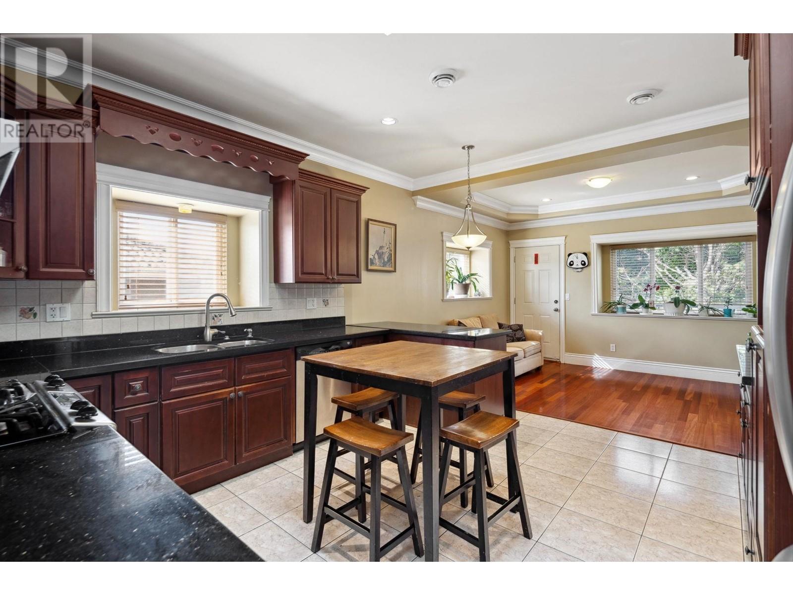 8111 GILBERT Road, Richmond
