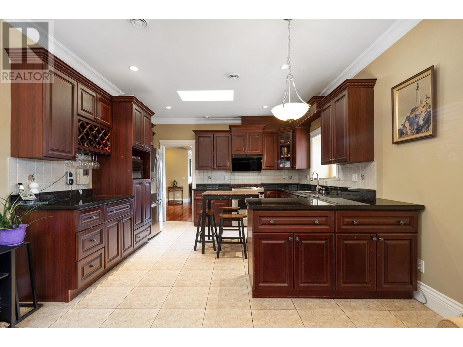8111 GILBERT Road, Richmond