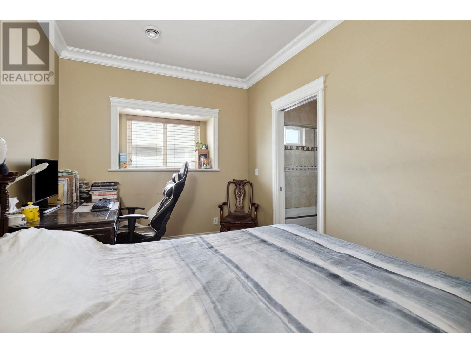 8111 GILBERT ROAD, Richmond