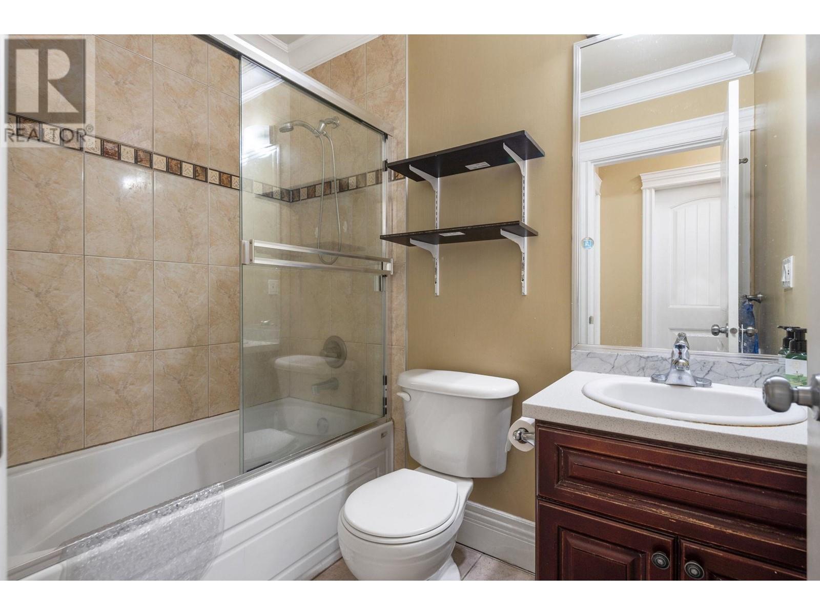 8111 GILBERT Road, Richmond