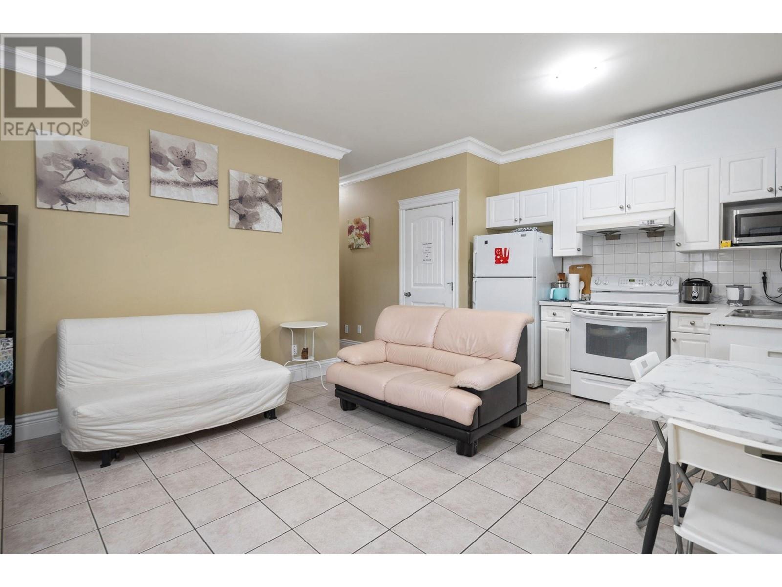 8111 GILBERT Road, Richmond