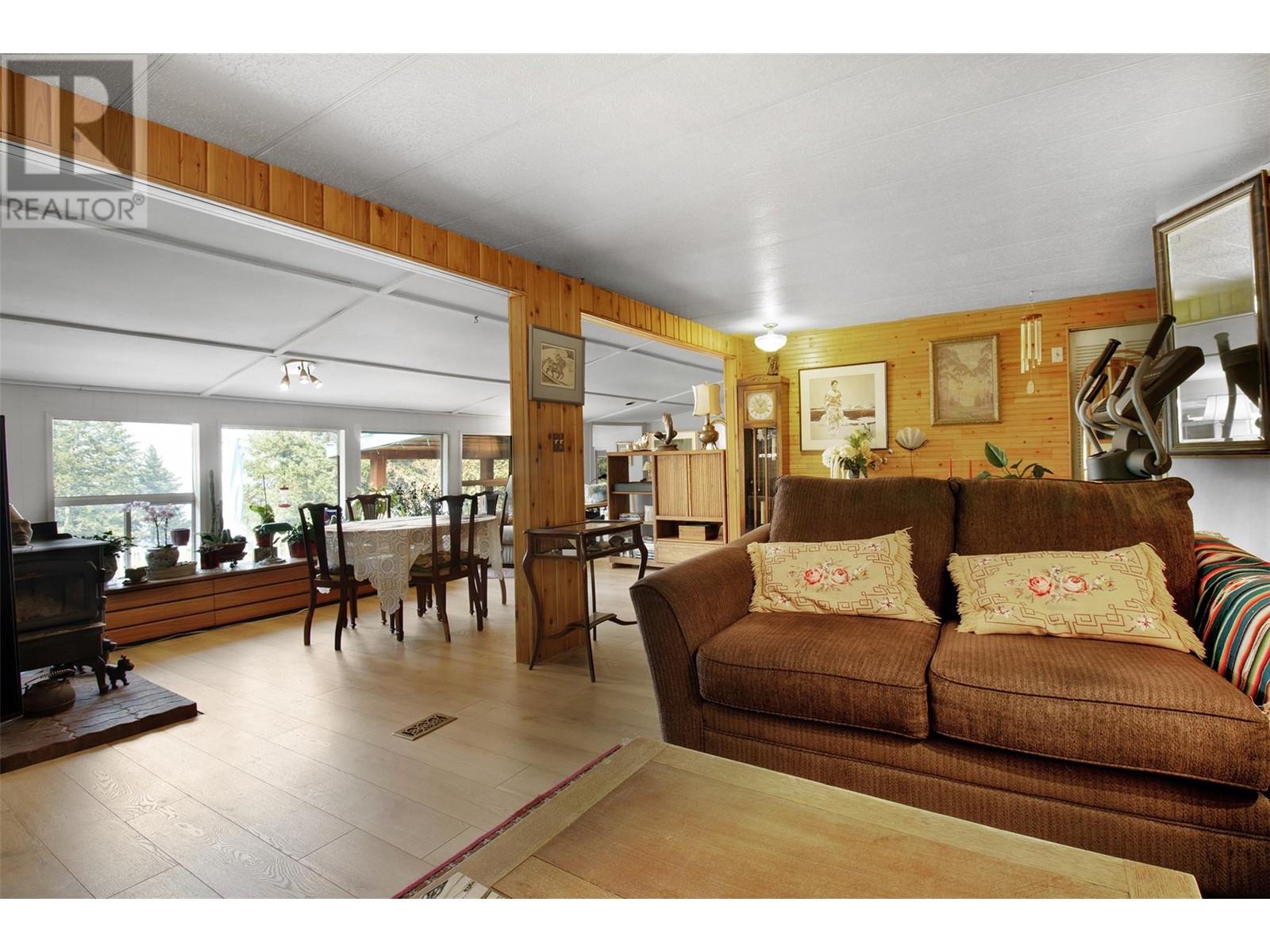 Photo 35 of 3096 Lindberg Road, Sorrento BC