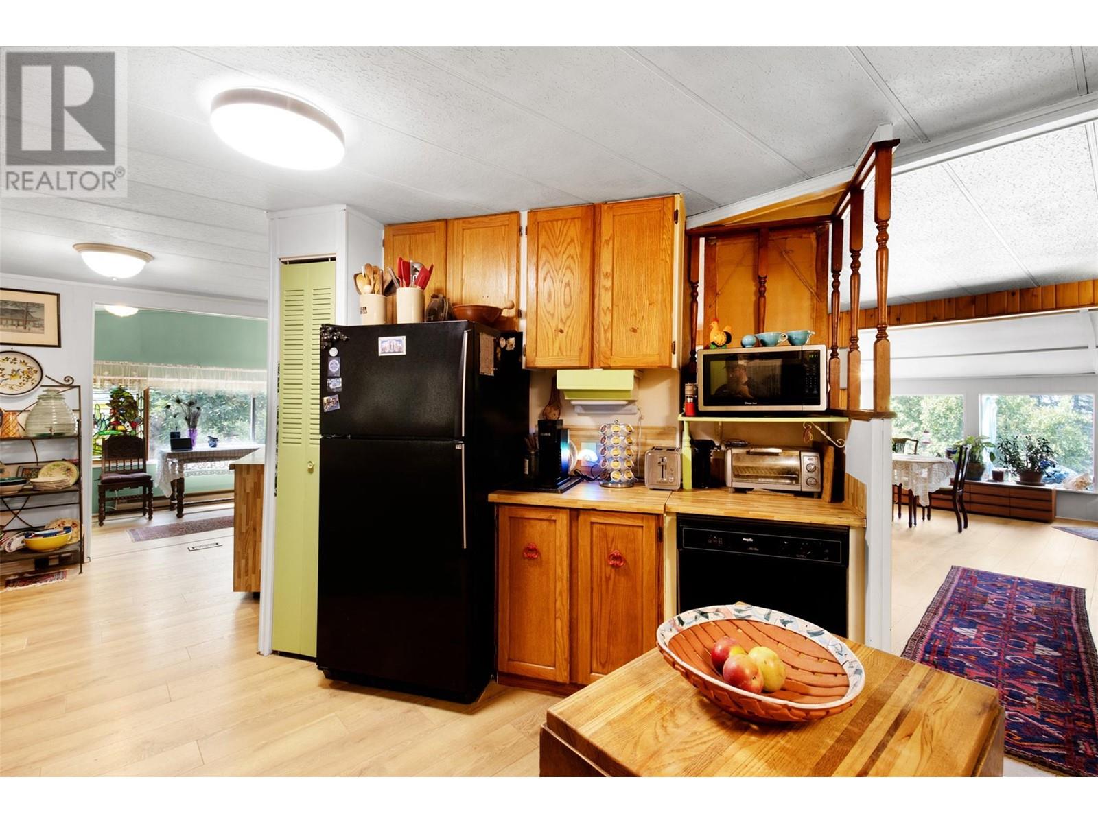 Photo 12 of 3096 Lindberg Road, Sorrento BC