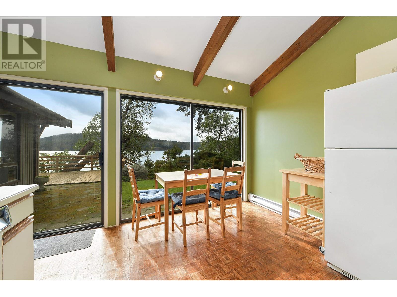 524 BAY TURNABOUT, Mayne Island