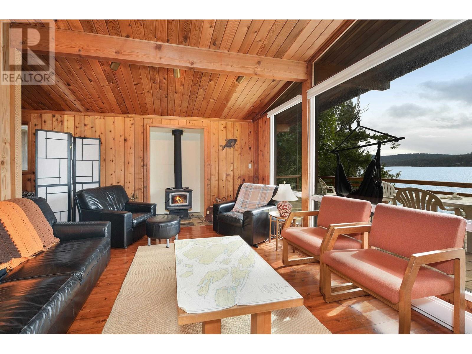 524 BAY TURNABOUT, Mayne Island