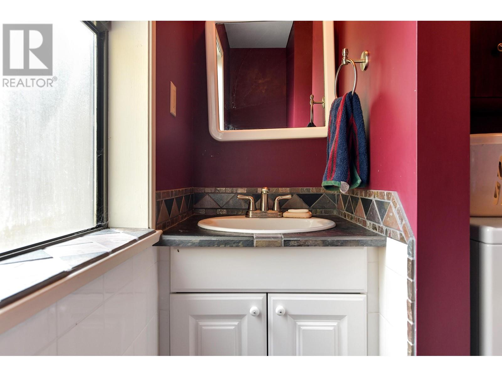 524 BAY TURNABOUT, Mayne Island