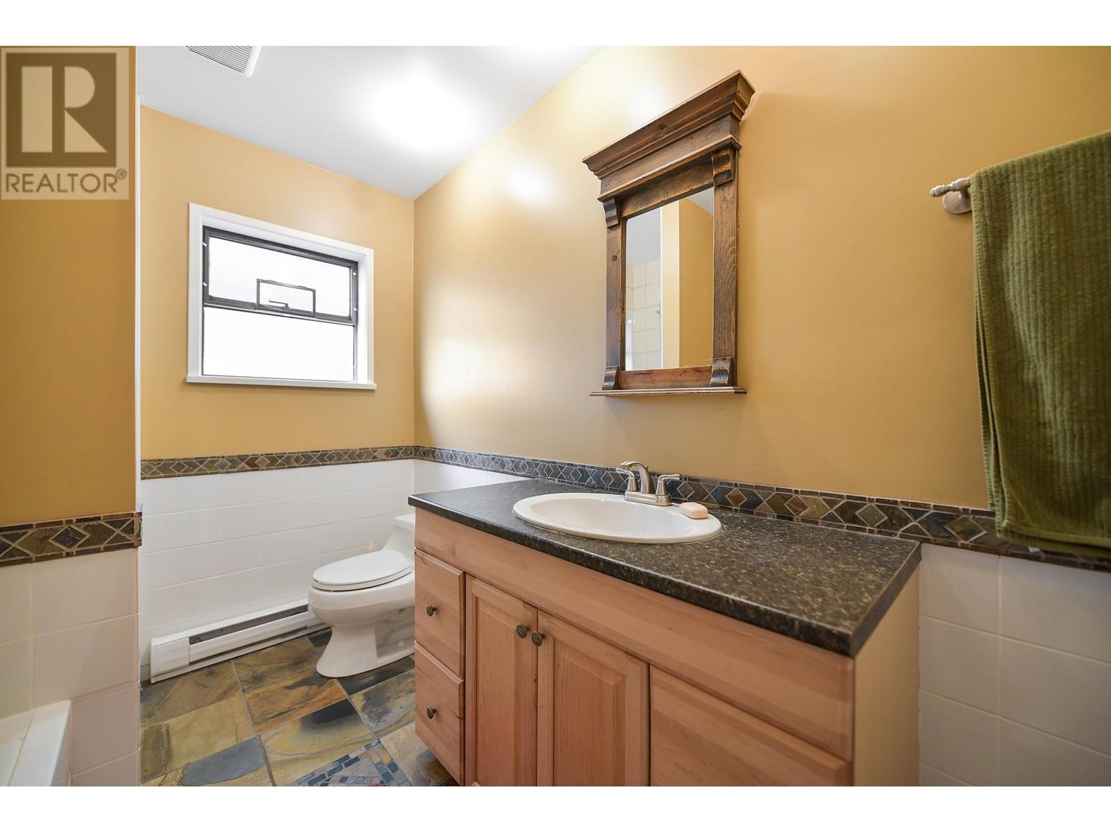 524 BAY TURNABOUT, Mayne Island