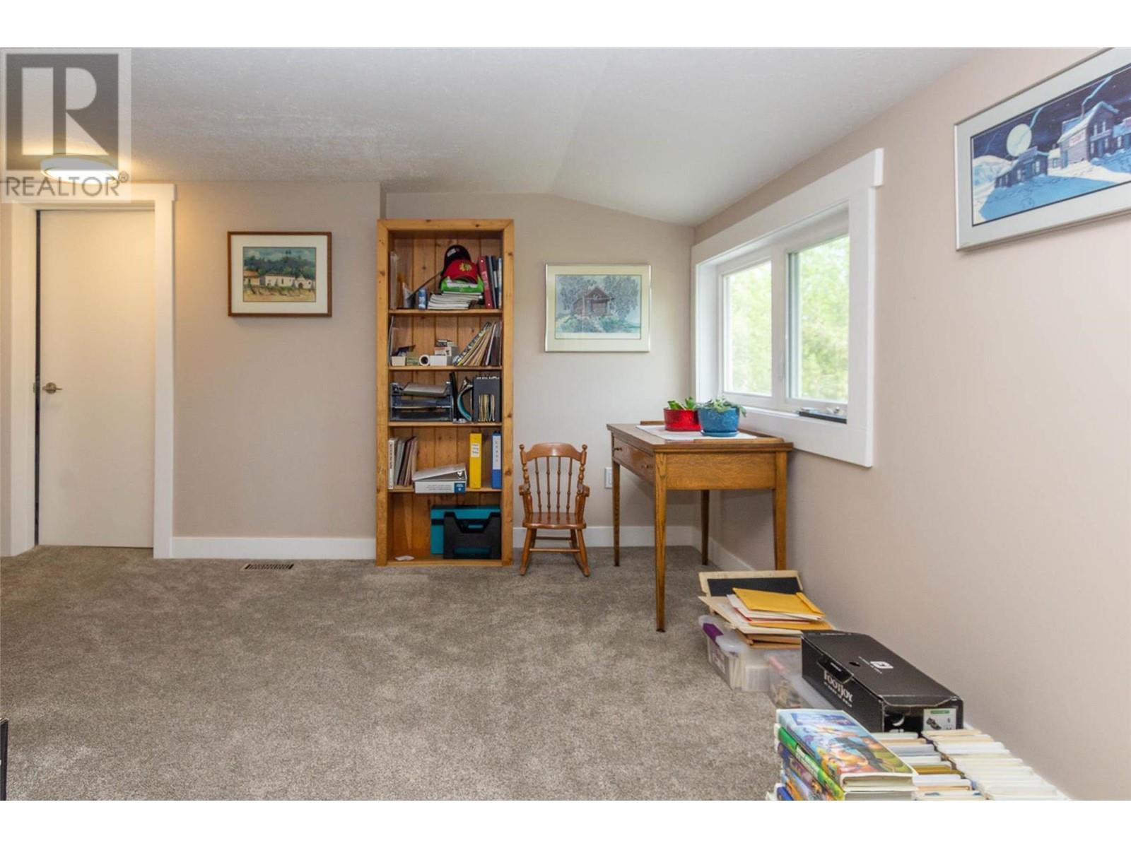  710 10 Street Southwest, Salmon Arm