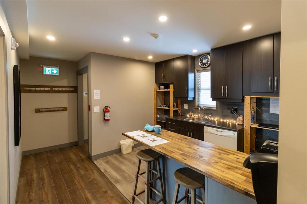 Photo 13 of 3 485 St Annes Road, Winnipeg MB