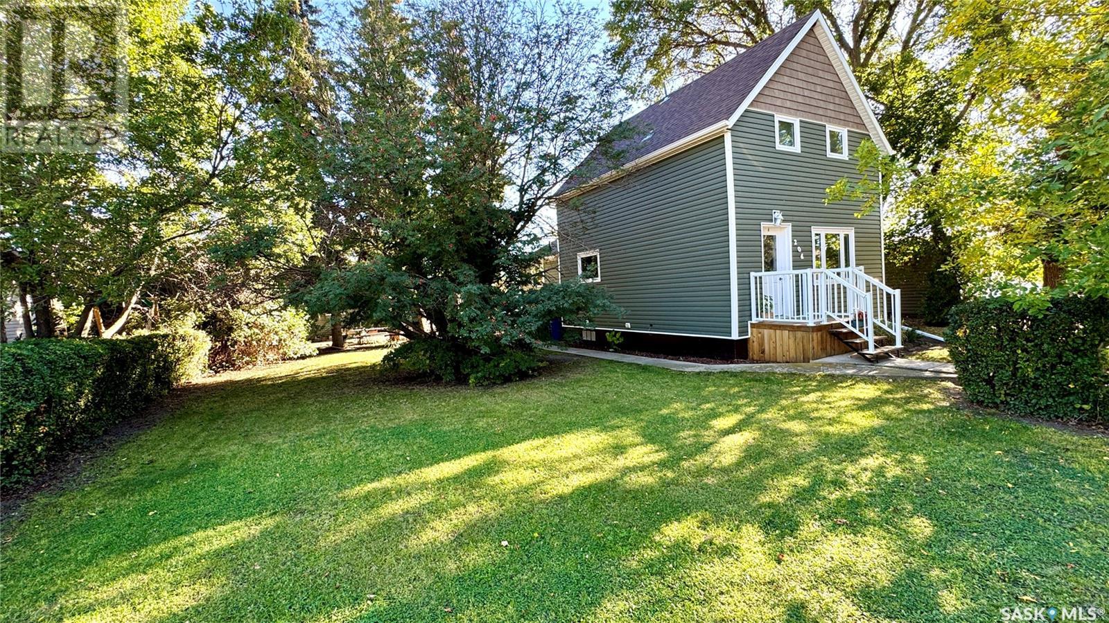 Photo 3 of 204 Grant Street, Davidson SK