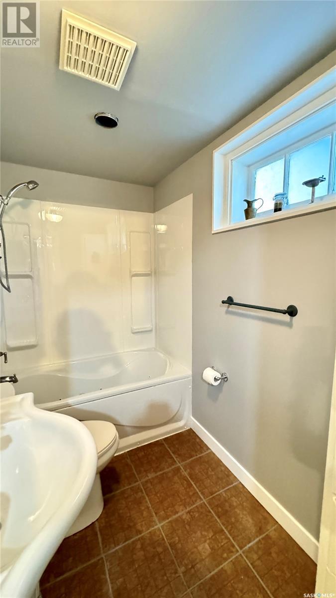 Photo 43 of 204 Grant Street, Davidson SK