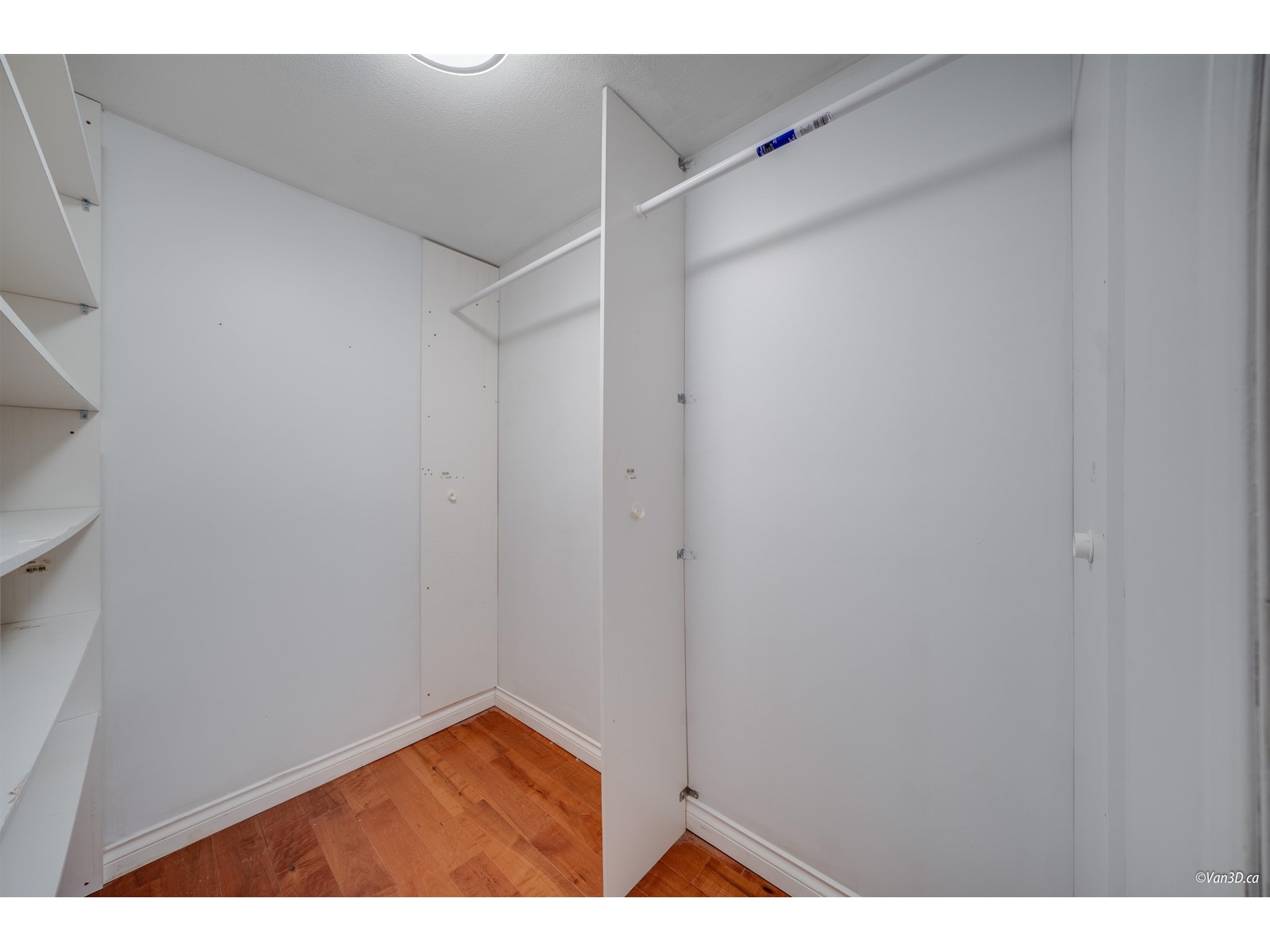15555 BUENA VISTA AVENUE, White Rock real estate listing R2959536