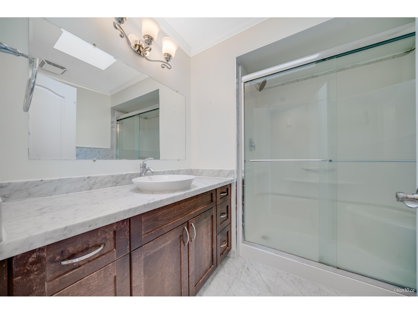 15555 BUENA VISTA AVENUE, White Rock real estate listing R2959536