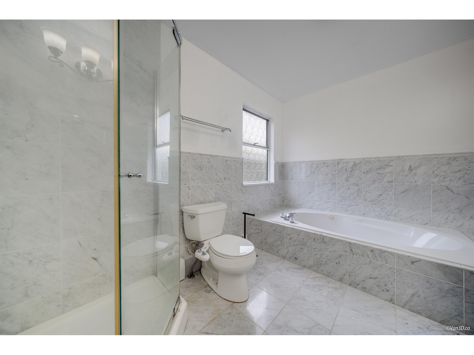 15555 BUENA VISTA AVENUE, White Rock real estate listing R2959536