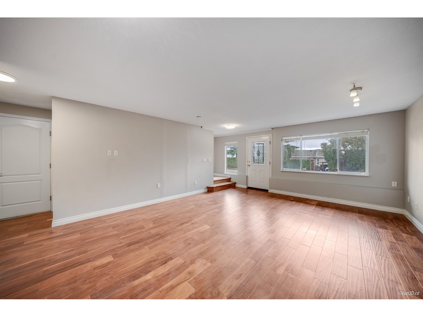 15555 BUENA VISTA AVENUE, White Rock real estate listing R2959536