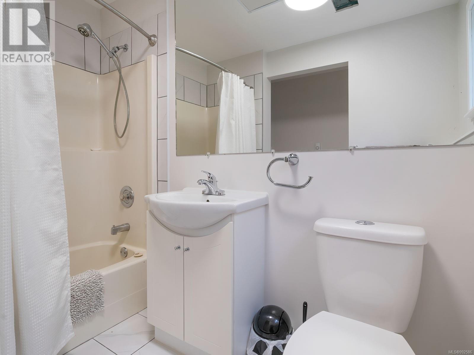 3513 Hallberg Rd, Nanaimo real estate listing 992586