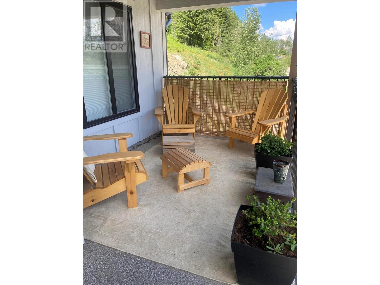 960 REDSTONE Drive, Rossland