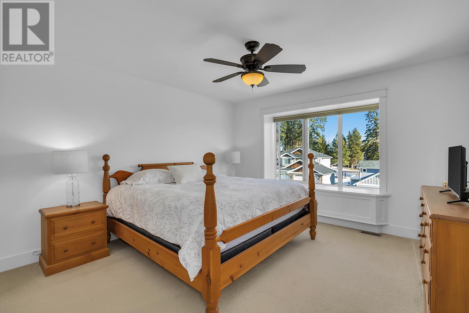  2358 Tallus Green Crescent, West Kelowna