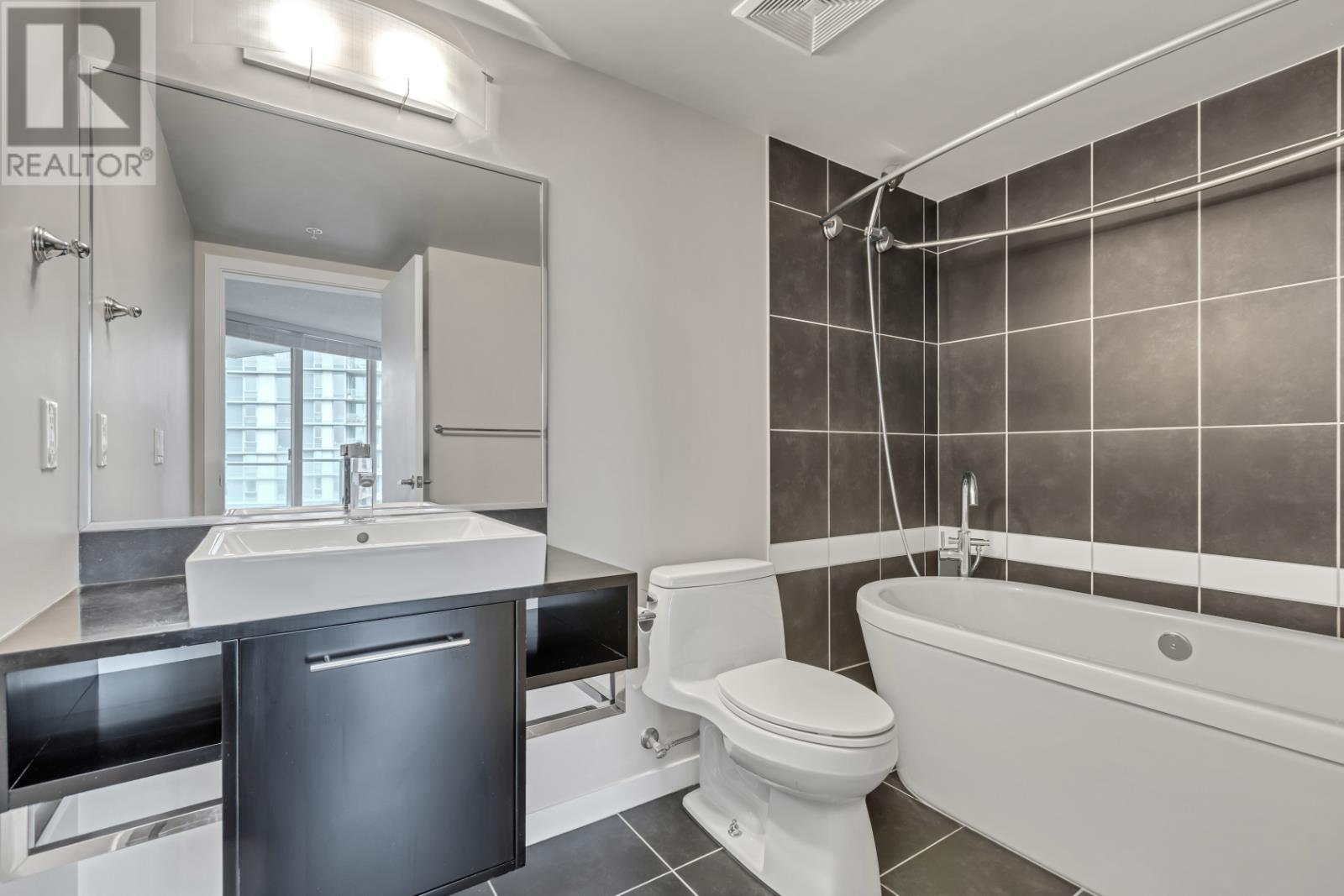 Photo 15 of 3201 689 Abbott Street, Vancouver BC