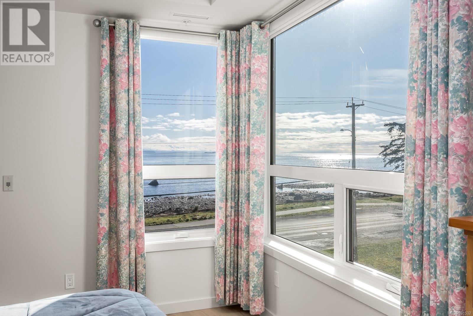 301 536 ISLAND Hwy, Campbell River real estate listing 991532