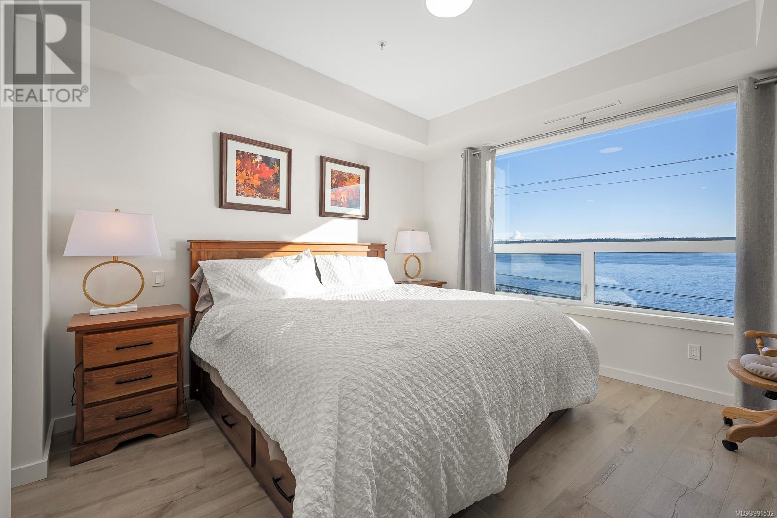 301 536 ISLAND Hwy, Campbell River real estate listing 991532