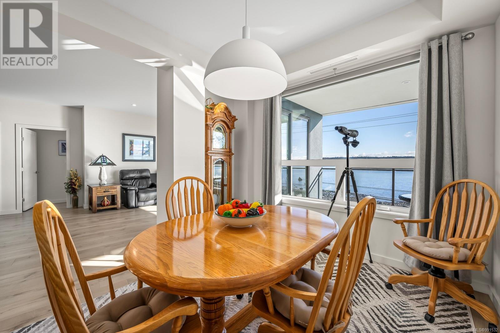 301 536 ISLAND Hwy, Campbell River real estate listing 991532