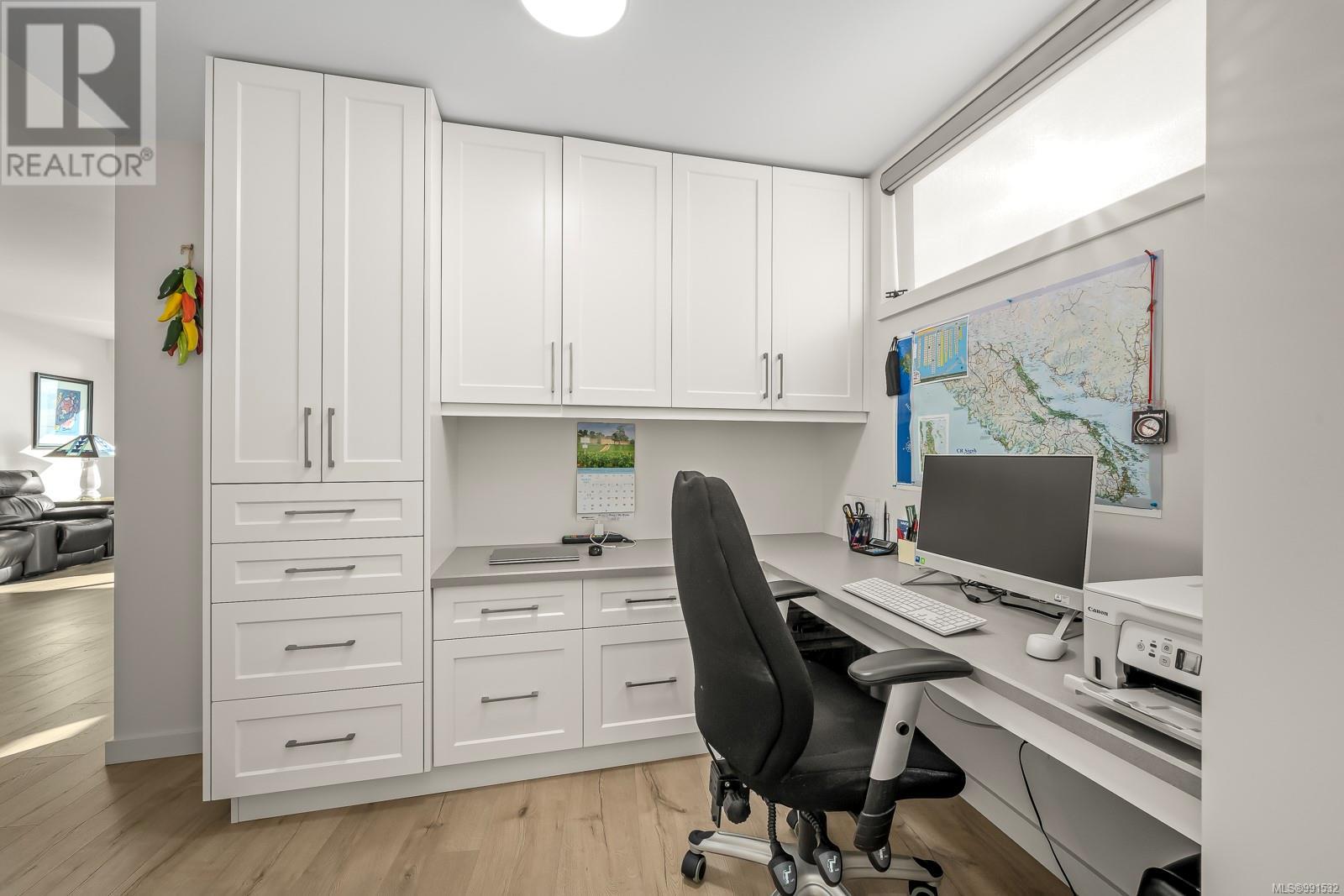 301 536 ISLAND Hwy, Campbell River real estate listing 991532