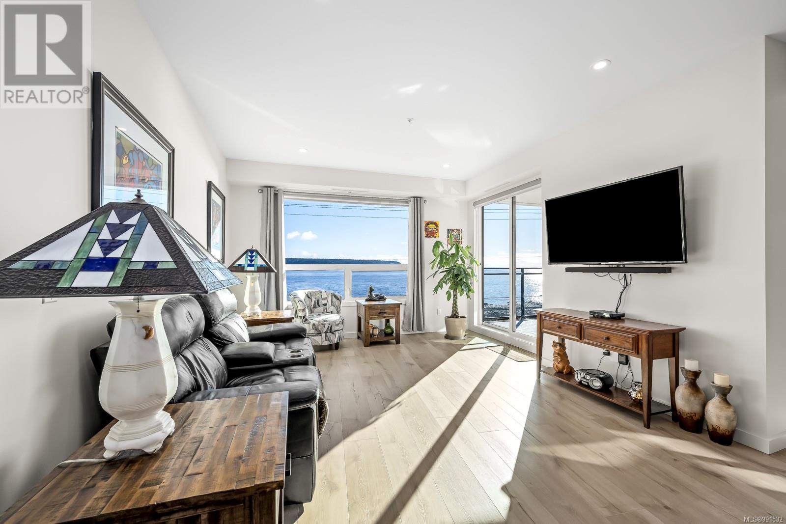 301 536 ISLAND Hwy, Campbell River real estate listing 991532