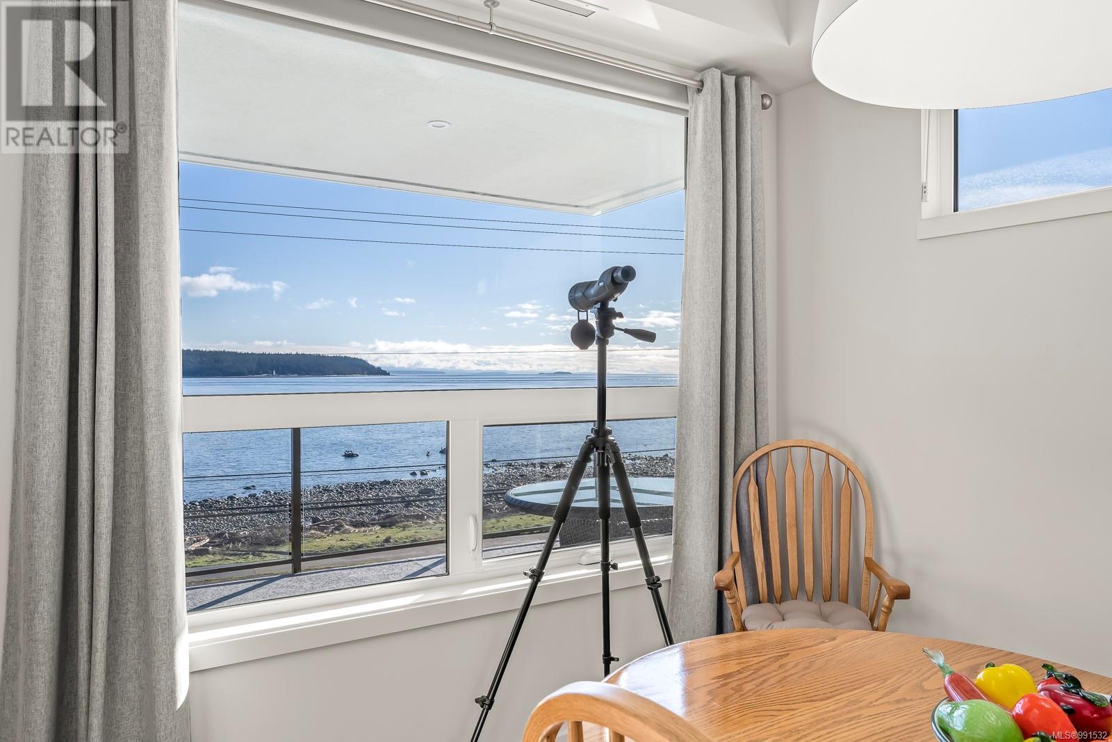 301 536 ISLAND Hwy, Campbell River real estate listing 991532
