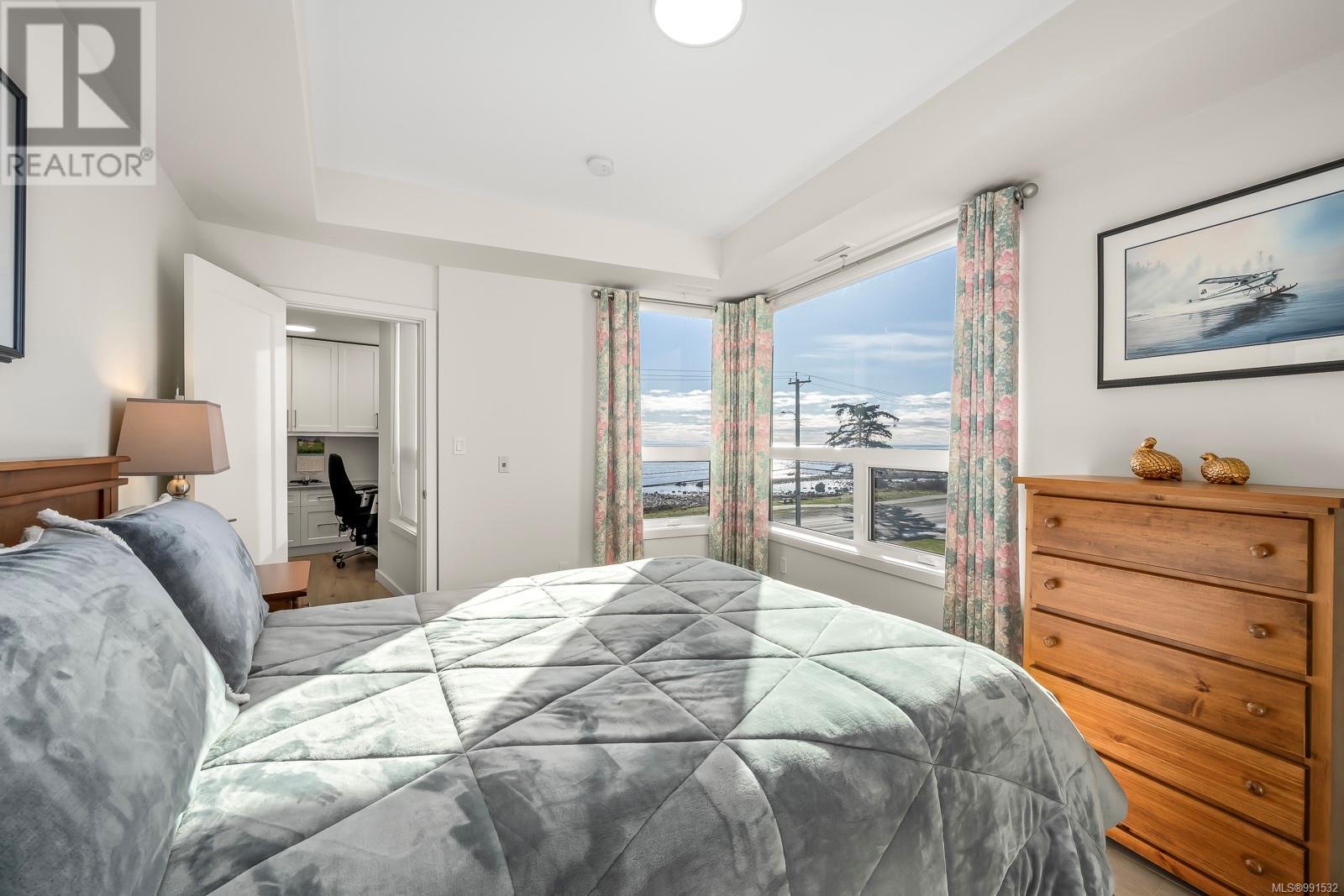 301 536 ISLAND Hwy, Campbell River real estate listing 991532