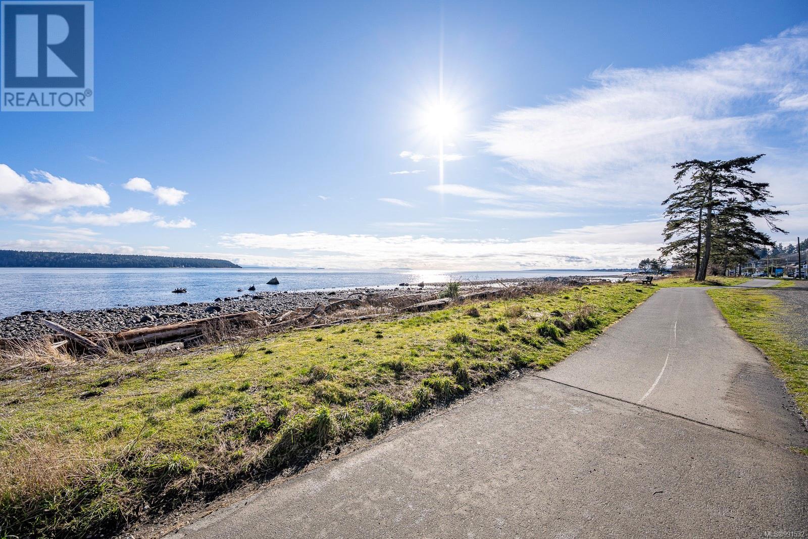 301 536 ISLAND Hwy, Campbell River real estate listing 991532