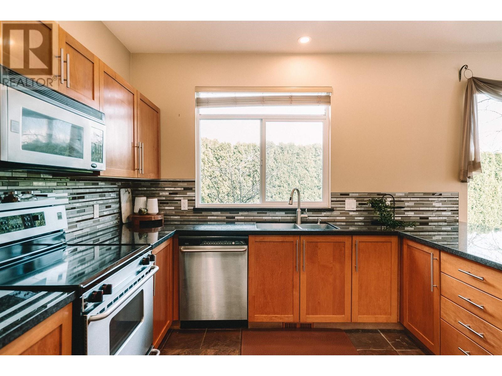 11876 SPRINGDALE DRIVE, Pitt Meadows real estate listing R2979214