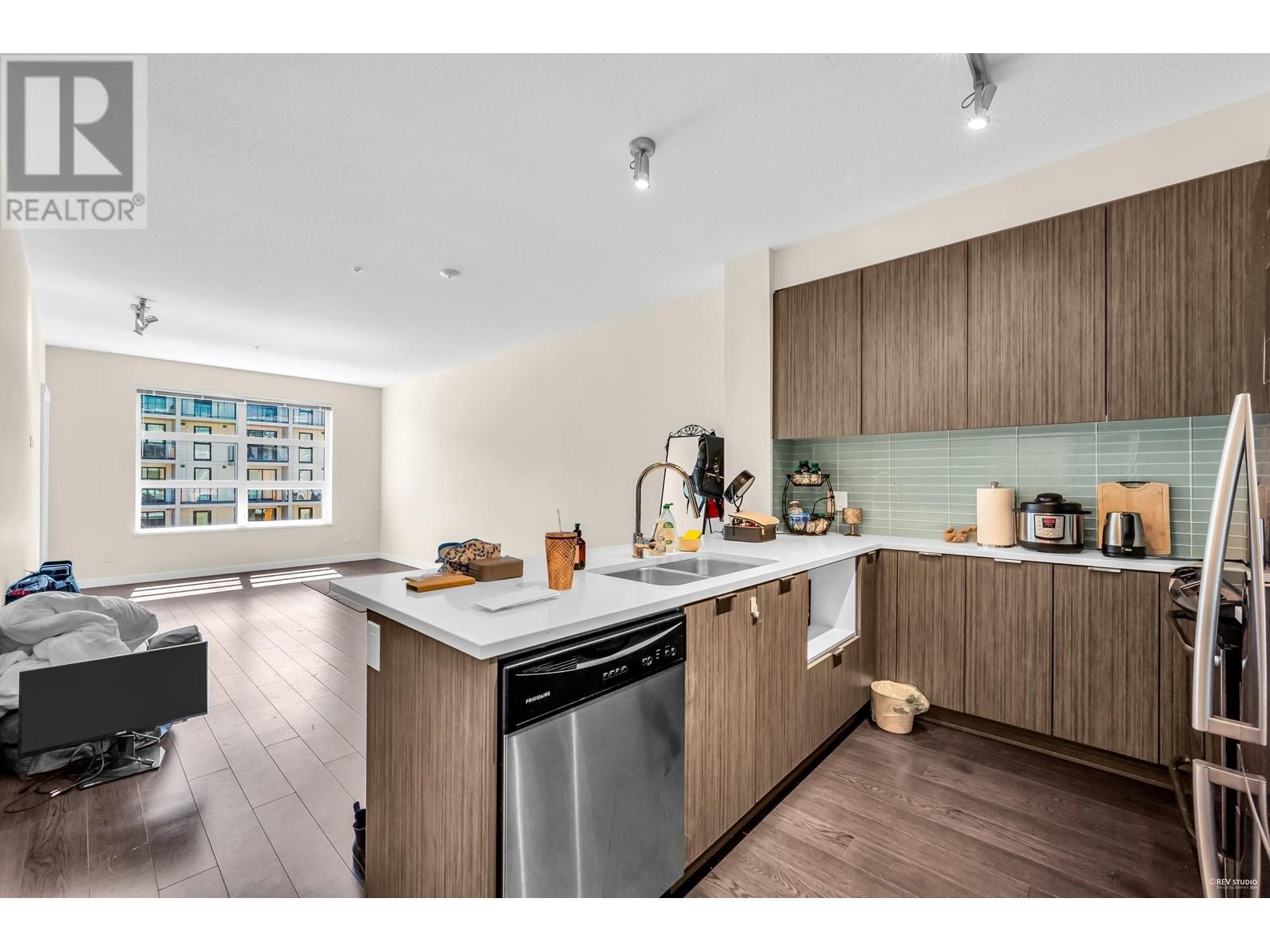Photo 15 of 309 9877 University Crescent, Burnaby BC