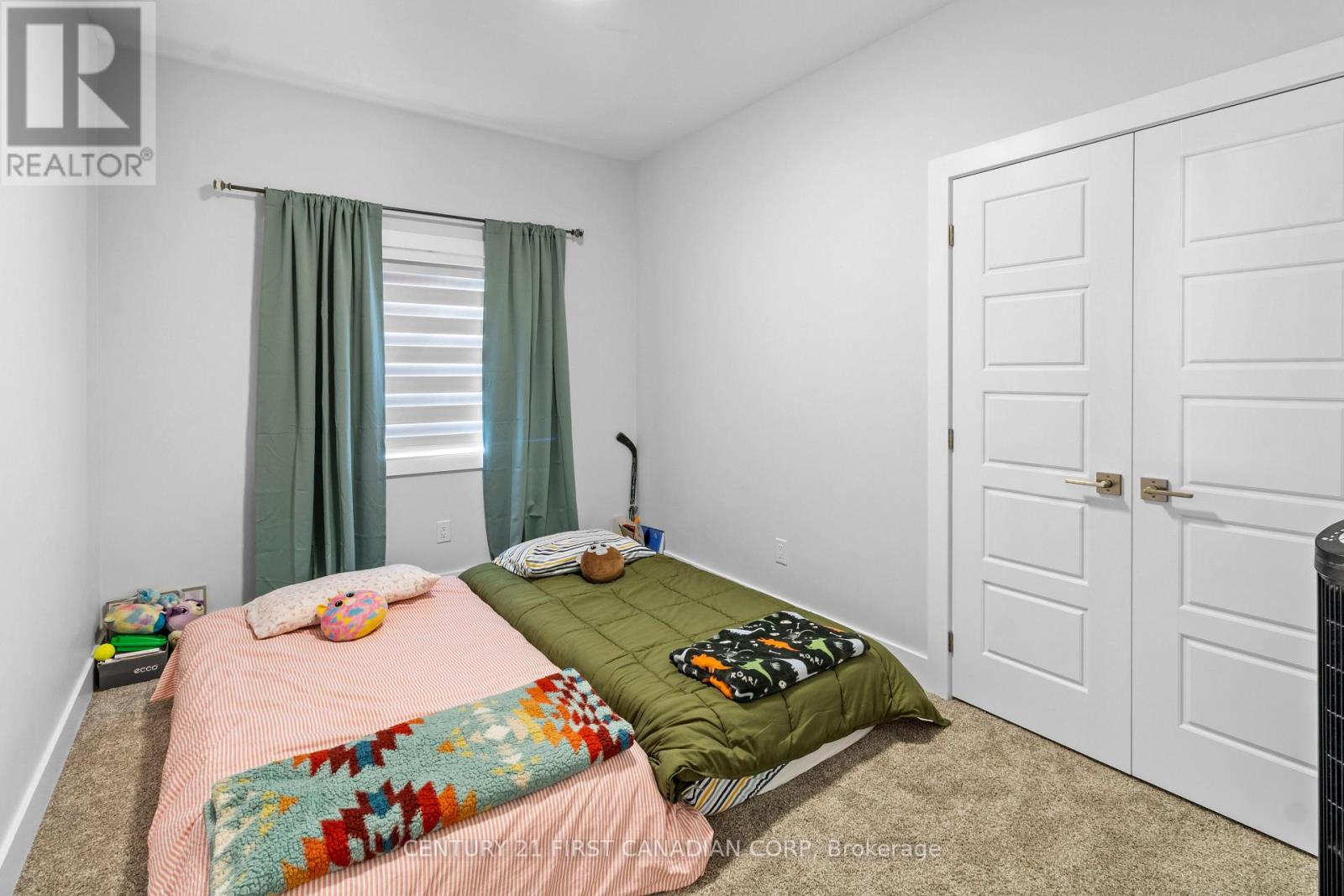 Single Family House Bungalow for Sale in  SPRUCE CRESCENT North Middlesex (Parkhill) 